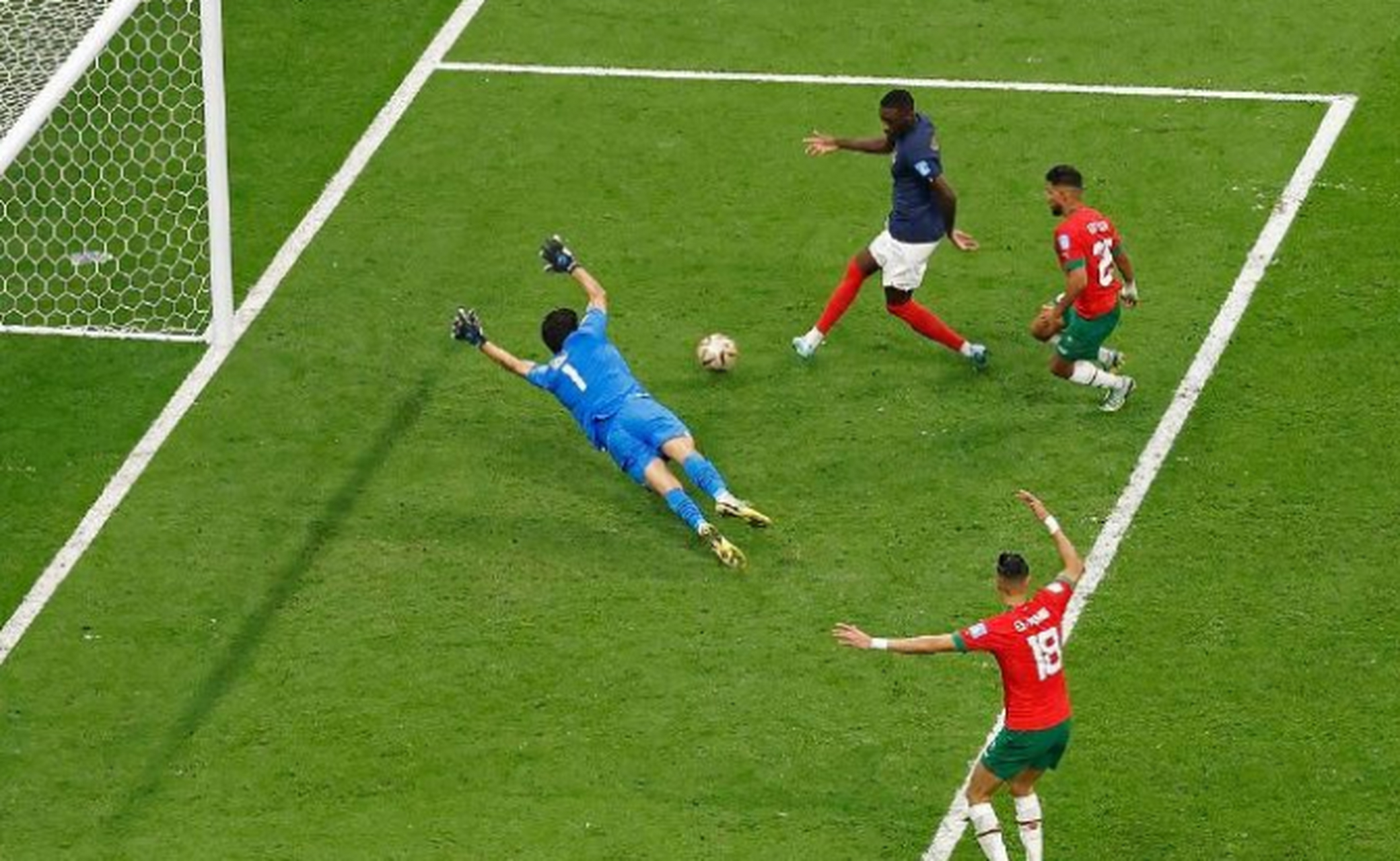 bet365体育团队-南特客场小胜波尔多，法国联赛争夺激烈(法国杯南特vs里昂)